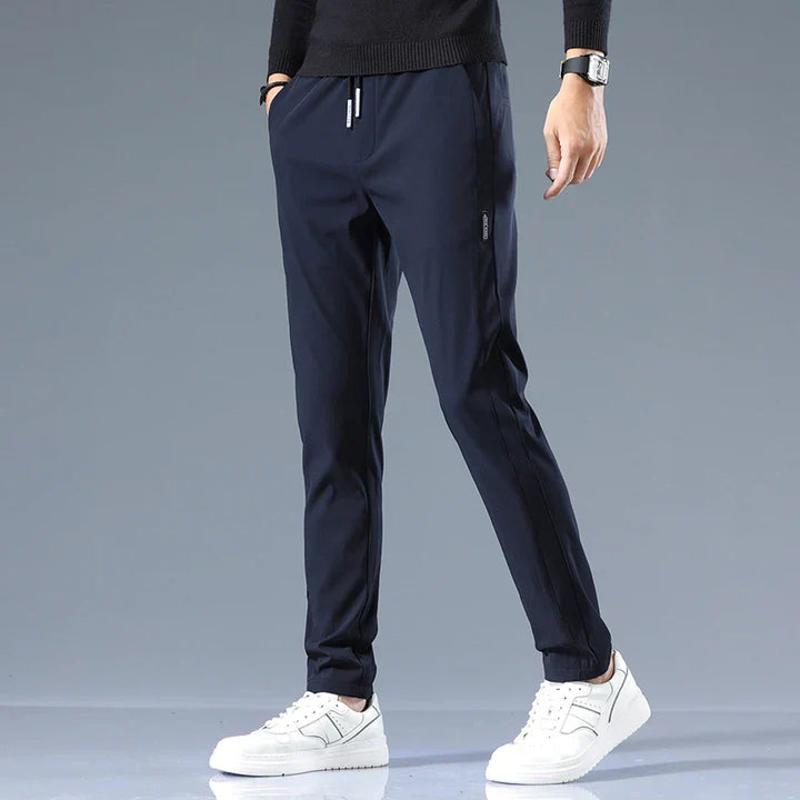 Elegantes pantalones slim fit