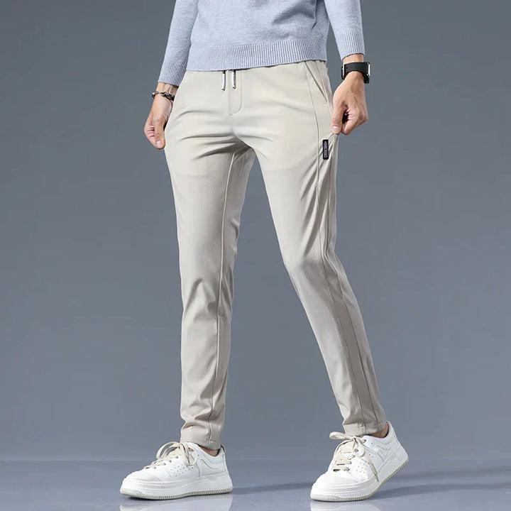 Elegantes pantalones slim fit
