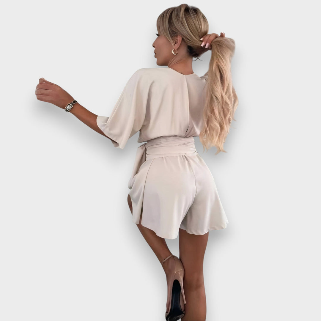 Sofie - Elegante mono entallado