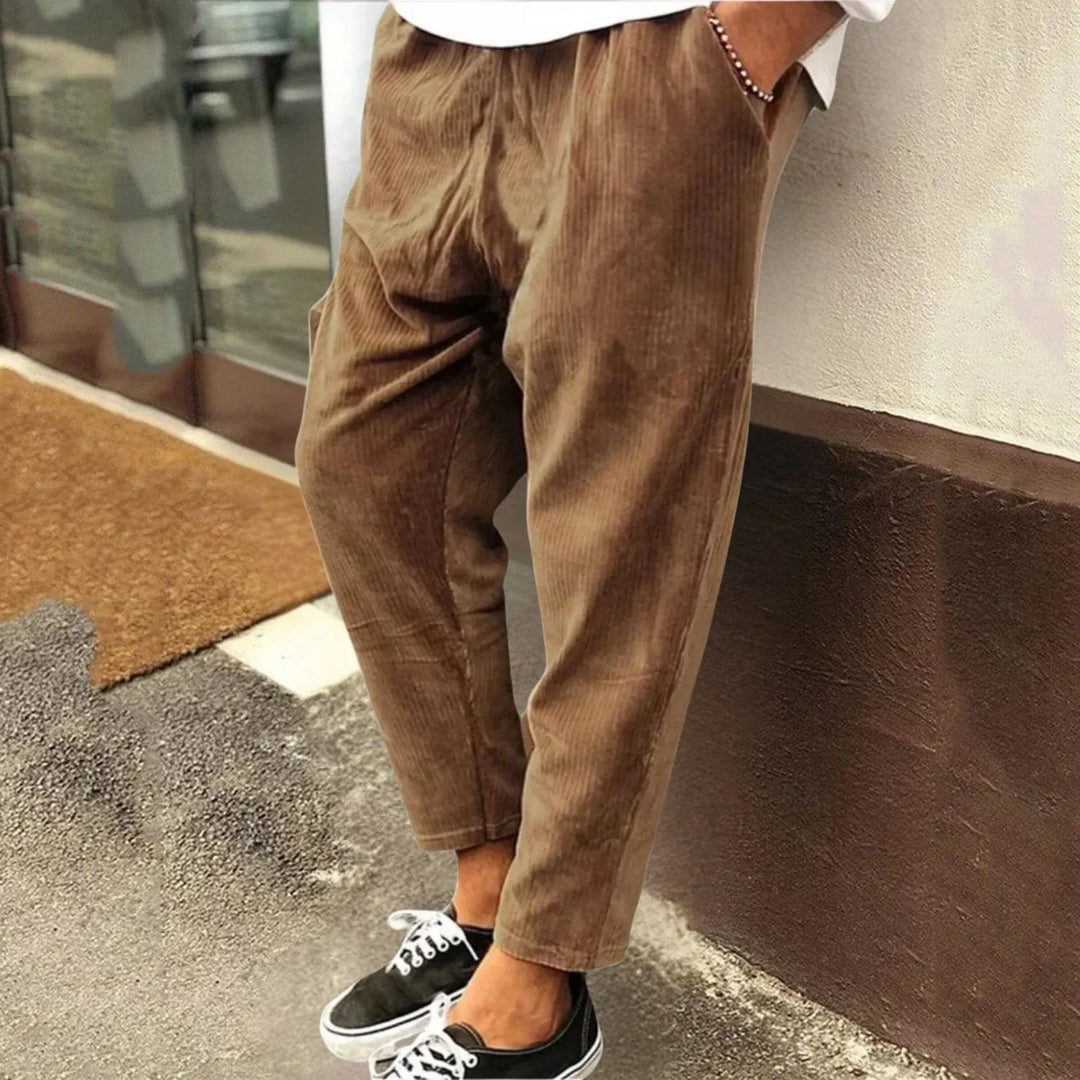 Elegantes pantalones de pana